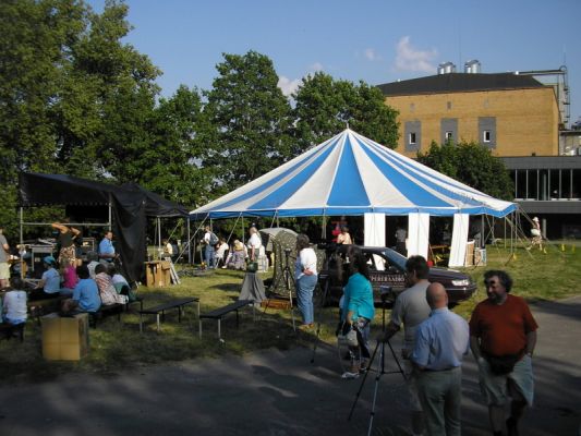 Klikka vaatamaks tissuuruses pilti